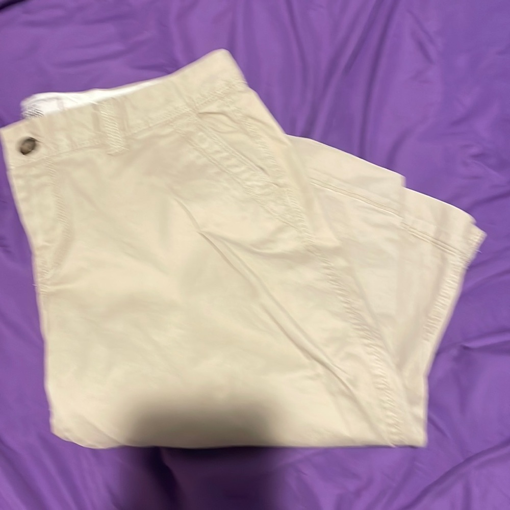 Old navy capris khakis